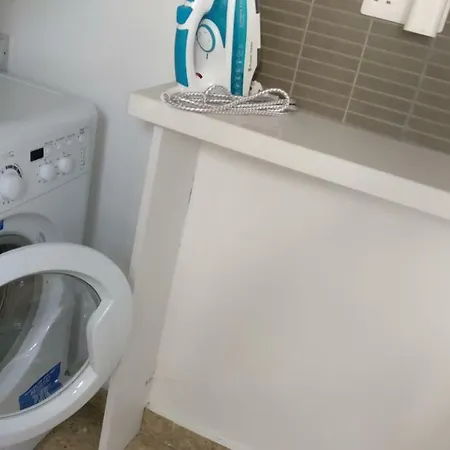 Apartment Sea Breeze Sleeps 4 Larnaka